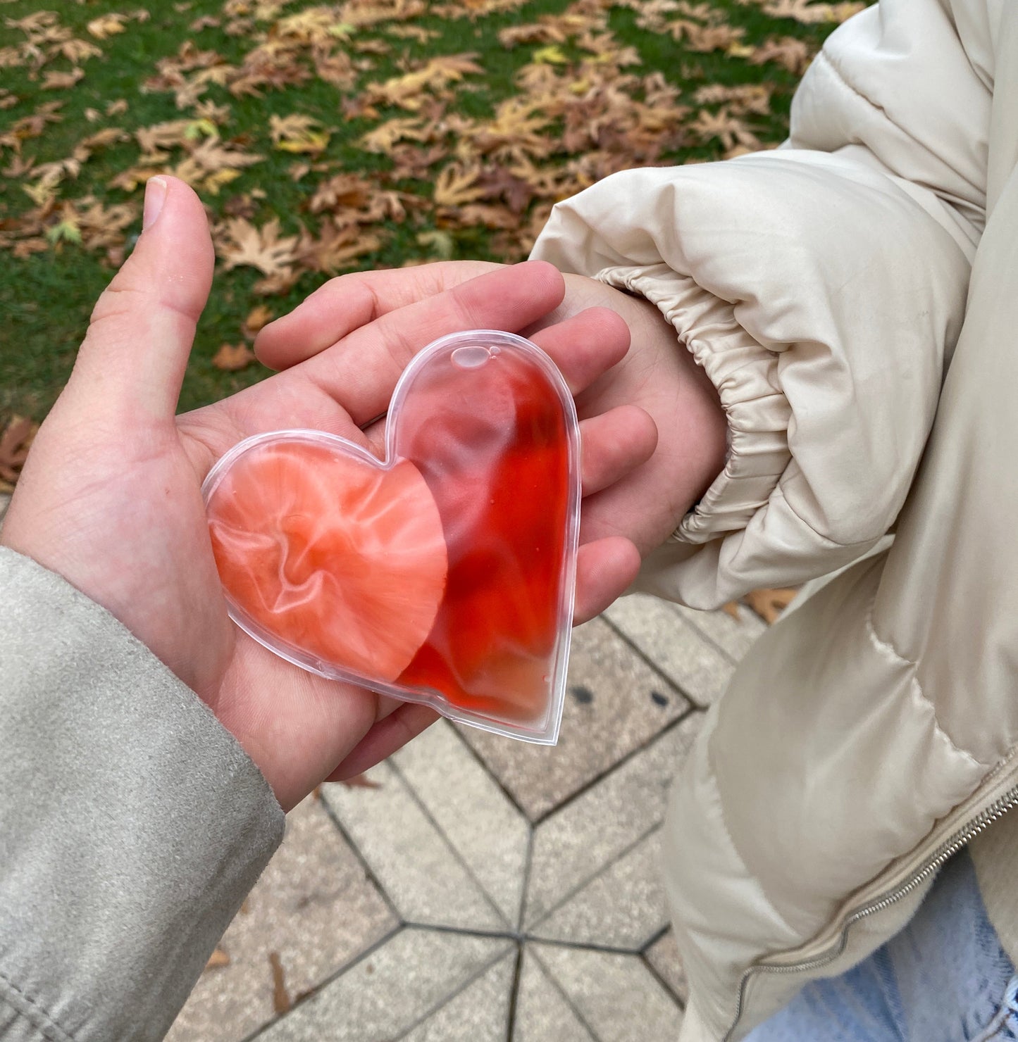 Kalp Şeklinde El Isıtıcı